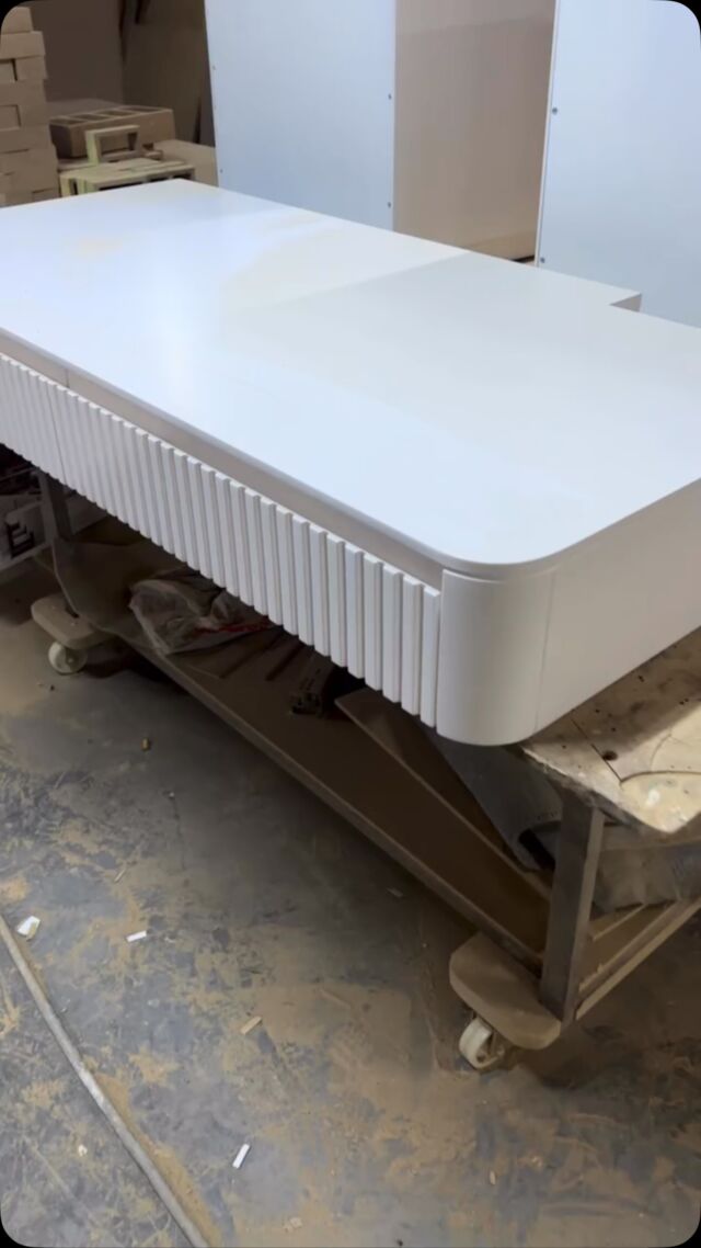 Transformamos espacios con maestría.
En Macizo Colombia, lideramos la remodelación con excelencia en ebanistería profesional, tapicería de alta calidad y acabados en metales. Diseñamos y fabricamos muebles modernos que reflejan tu estilo y personalidad.

📍 Diagonal 76A #55B-31, Bogotá
📞 PBX: (601) 702 9792
📲 WhatsApp: 322 211 9698
🌐 www.macizocolombia.com